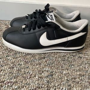 Classic Men’s Nike Cortez in Black